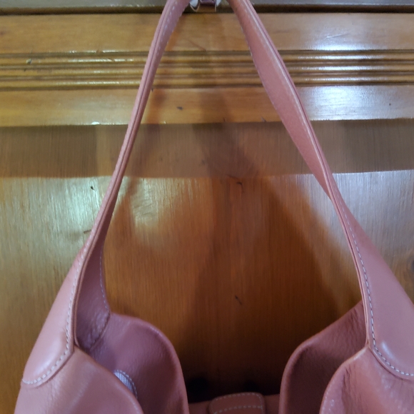 Elegant Peach Leather Shoulder Bag - Picture 15 of 15